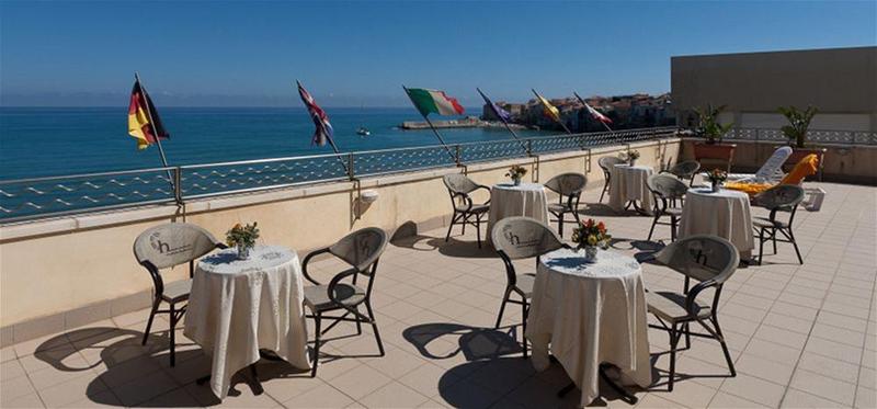 호텔 Riva Del Sole