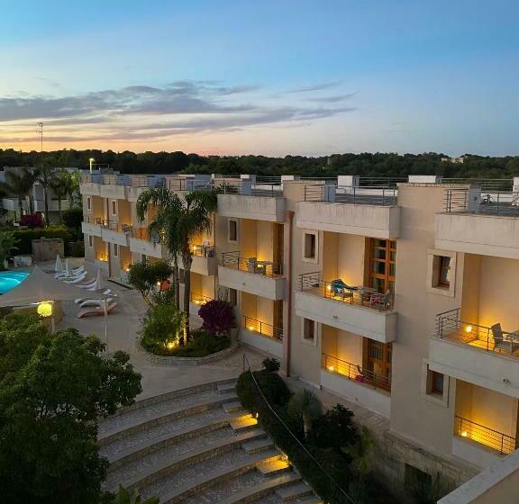 Отель Santa Caterina Resort