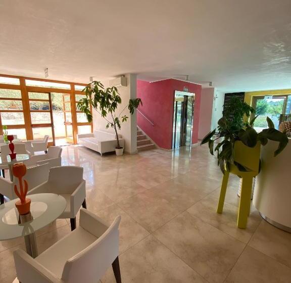 Отель Santa Caterina Resort