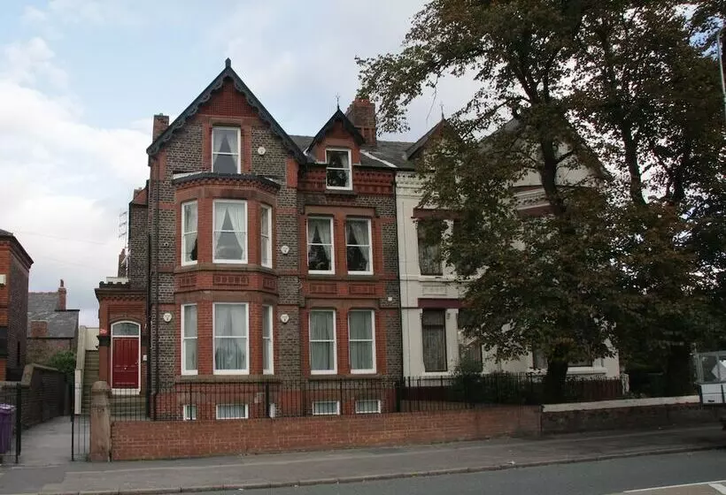 Отель Sheil Suites