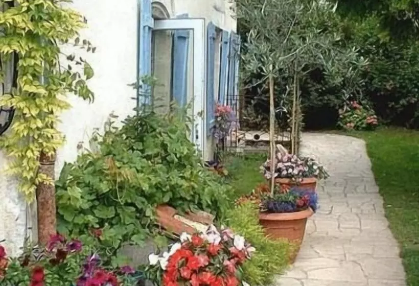 Logis Hotel La Grange Du Relais