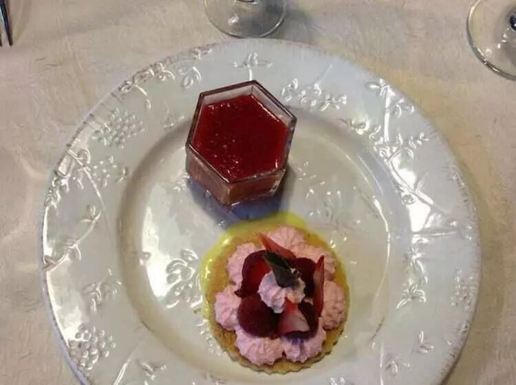 Logis Hotel La Grange Du Relais