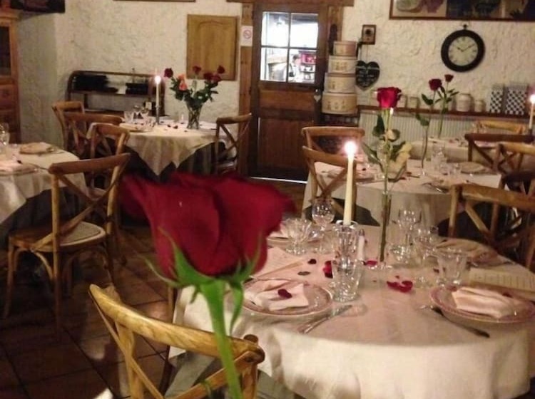 Logis Hotel La Grange Du Relais