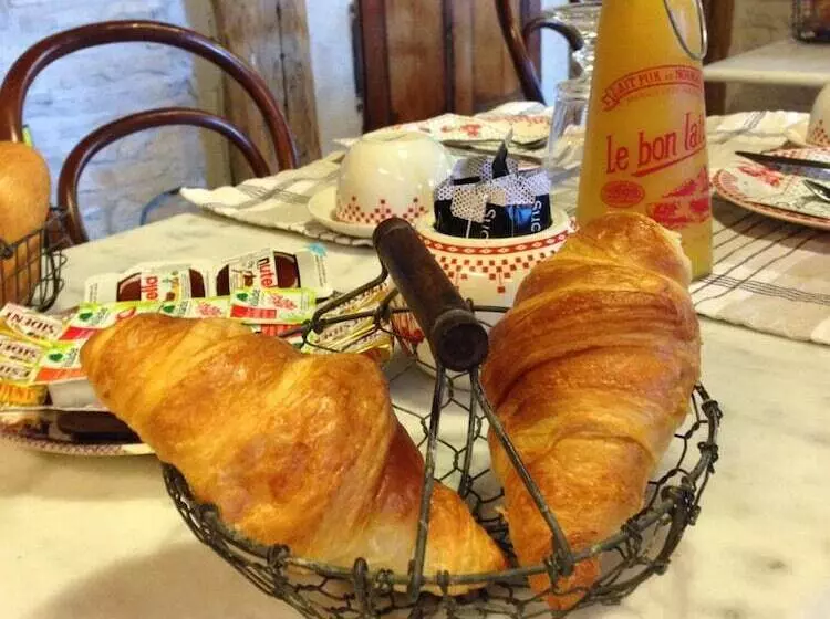 Logis Hotel La Grange Du Relais