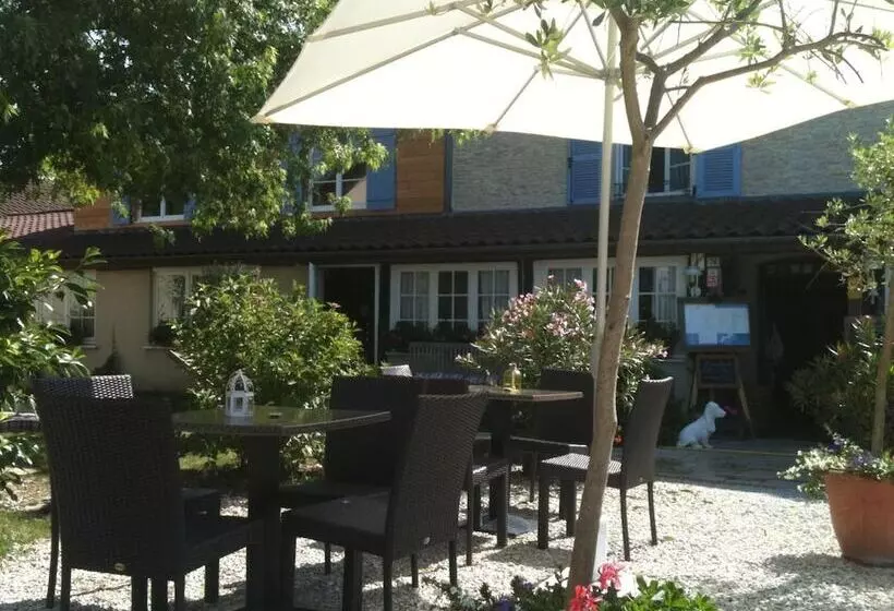 Logis Hotel La Grange Du Relais