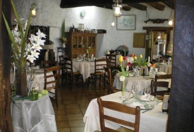 Logis Hotel La Grange Du Relais