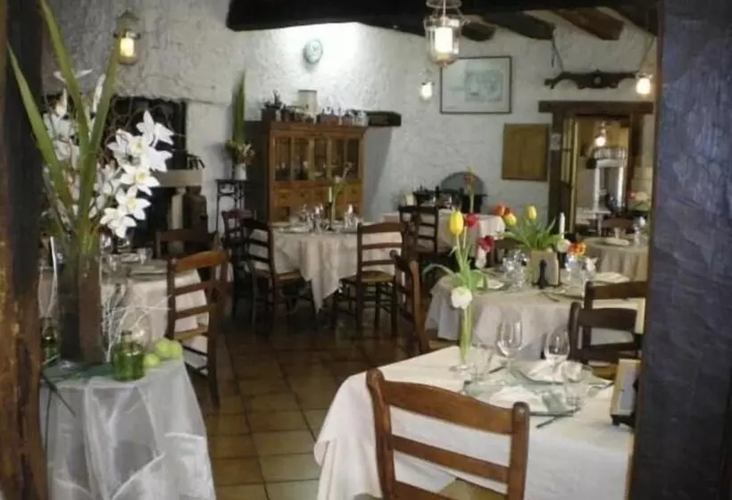 Logis Hotel La Grange Du Relais