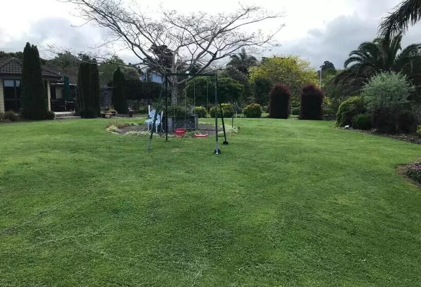ベッドアンドブレックファースト Silverdale Garden Studio