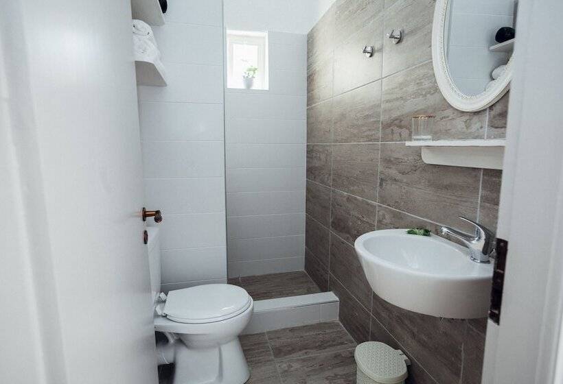 Elounda George Studios