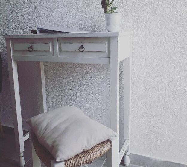 Elounda George Studios