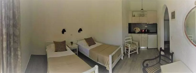 Elounda George Studios