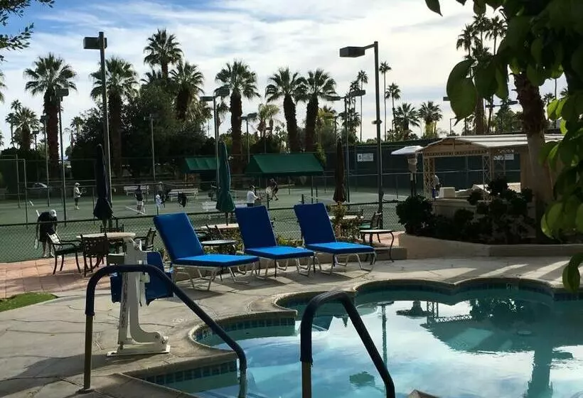 Getaways At Palm Springs Tennis Club