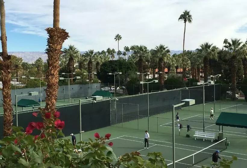 Getaways At Palm Springs Tennis Club