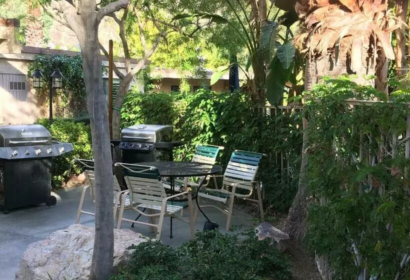 Getaways At Palm Springs Tennis Club