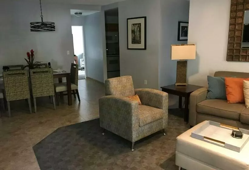 Getaways At Palm Springs Tennis Club