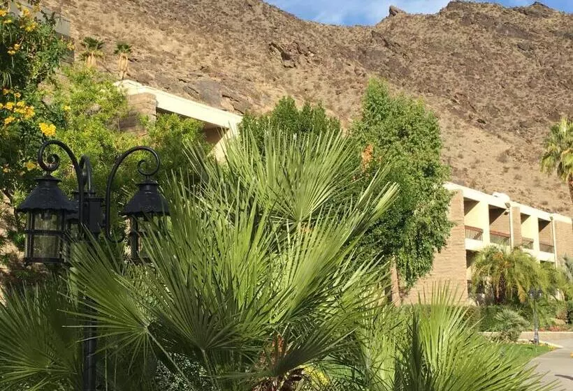 Getaways At Palm Springs Tennis Club