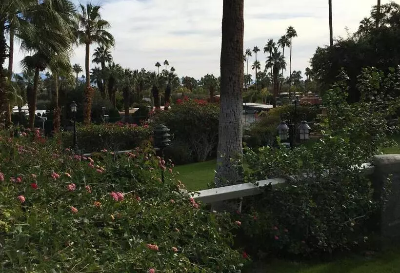 Getaways At Palm Springs Tennis Club