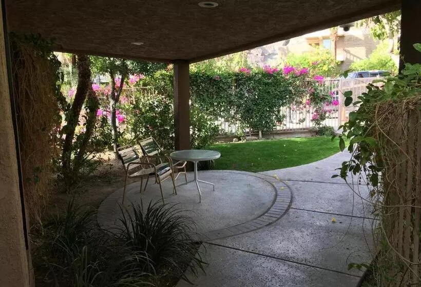 Getaways At Palm Springs Tennis Club