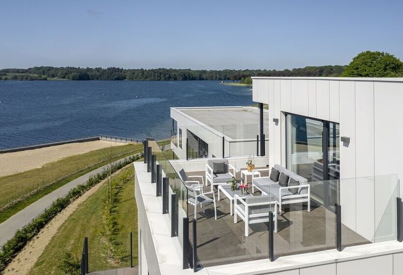 ホテル Golden Lakes