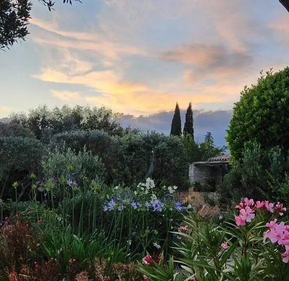 Hotelli Mas De La Beaume