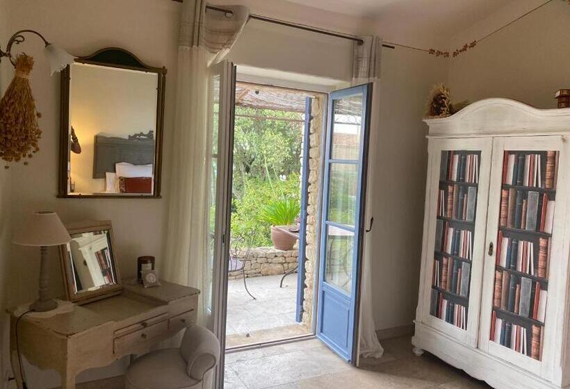 فندق Mas De La Beaume