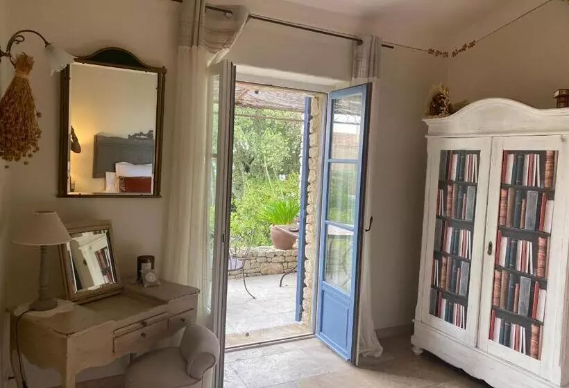 Hotelli Mas De La Beaume