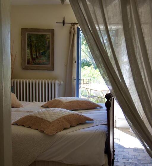 فندق Mas De La Beaume