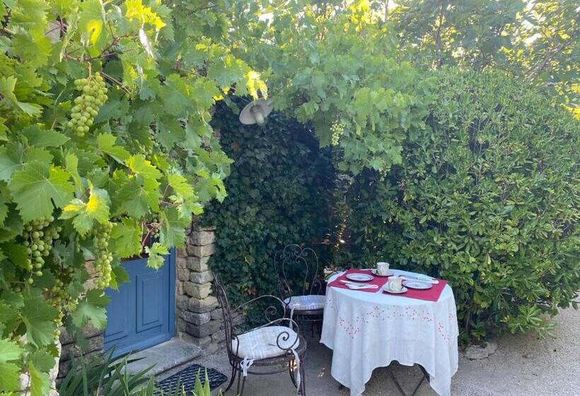 فندق Mas De La Beaume