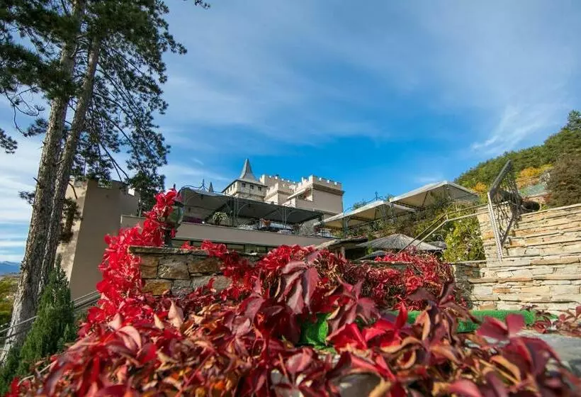 Hotelli Valentina Castle