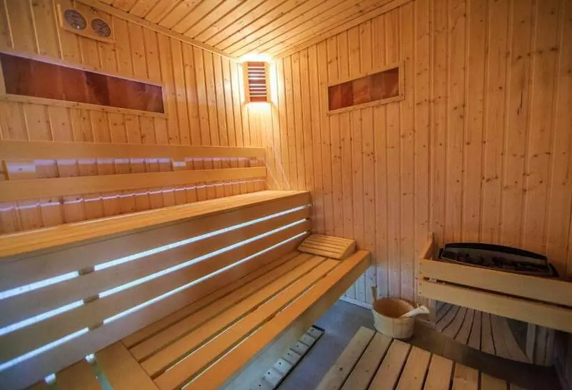 Hotelli Valentina Castle