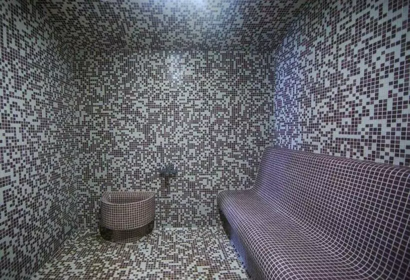 Hotelli Valentina Castle