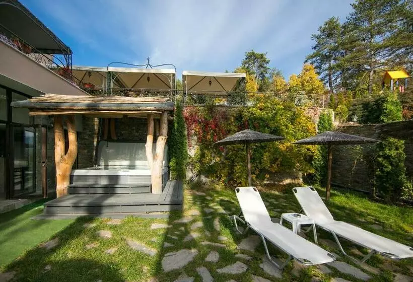 Hotelli Valentina Castle