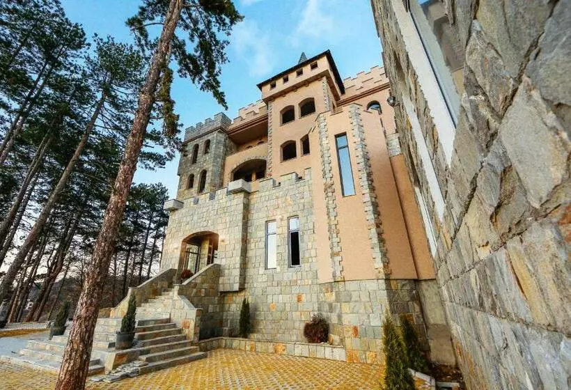 Hotelli Valentina Castle