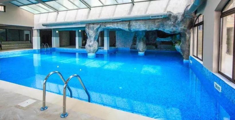 Hotelli Valentina Castle