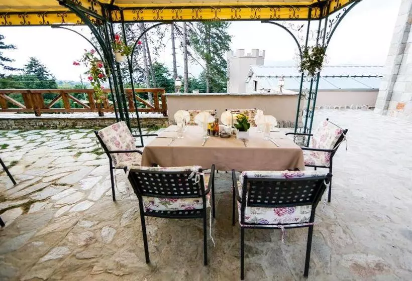 Hotelli Valentina Castle