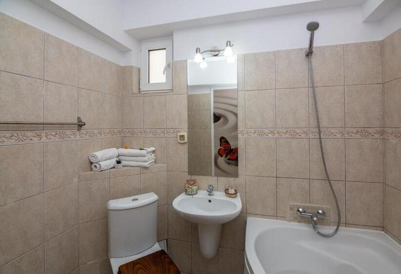 בית מלון כפרי Adriano Pe Plaja Belona