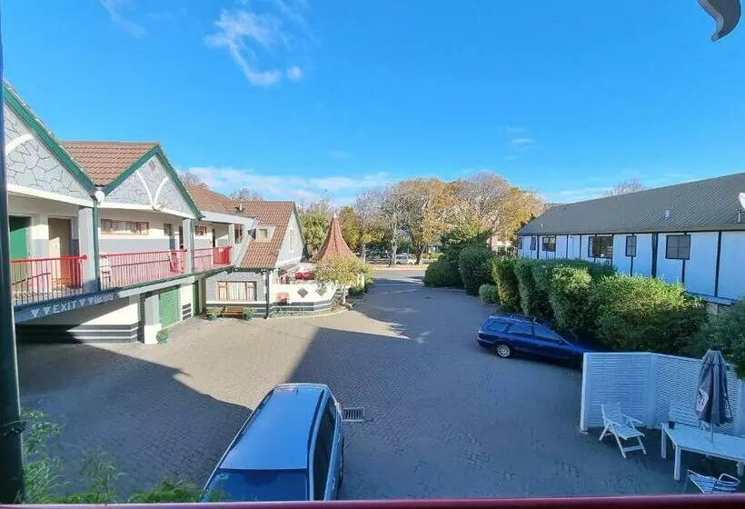 Motelli Amross Court