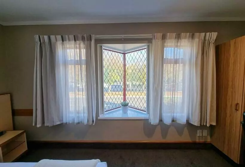 Motelli Amross Court