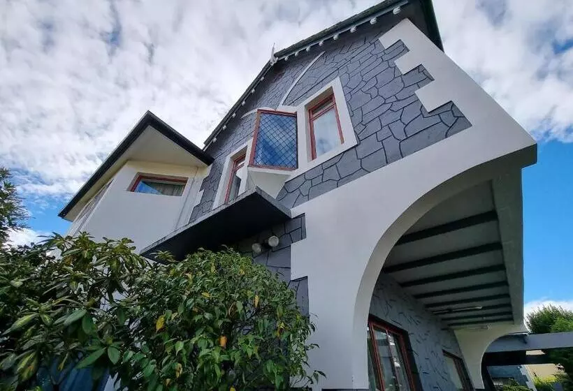 Motelli Amross Court