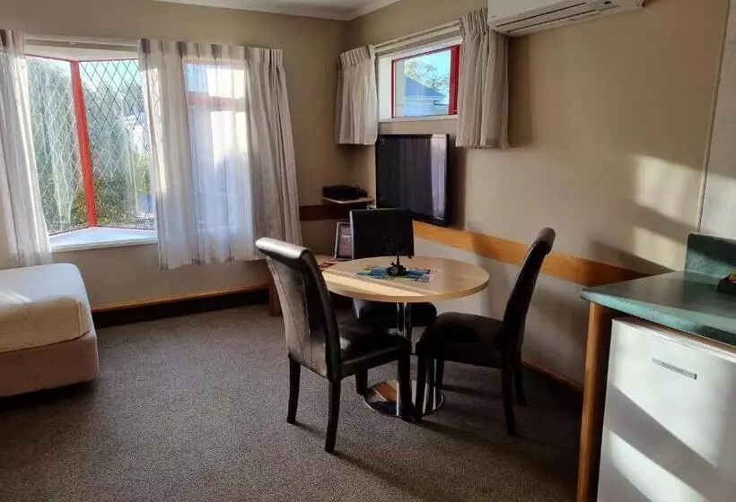 Motelli Amross Court