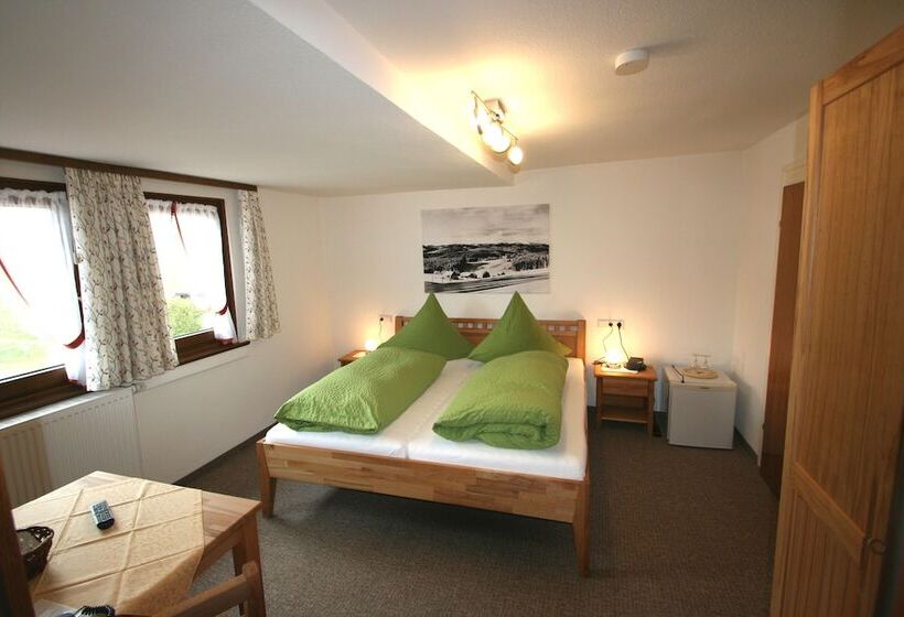 Bed and Breakfast Café Pension Feldbergblick
