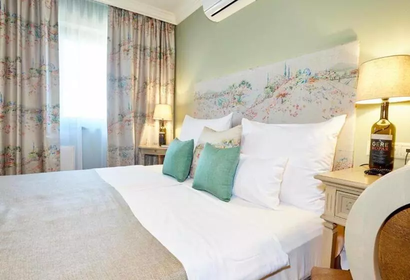 Crocus Gere Bor Hotel Resort & Wine Spa