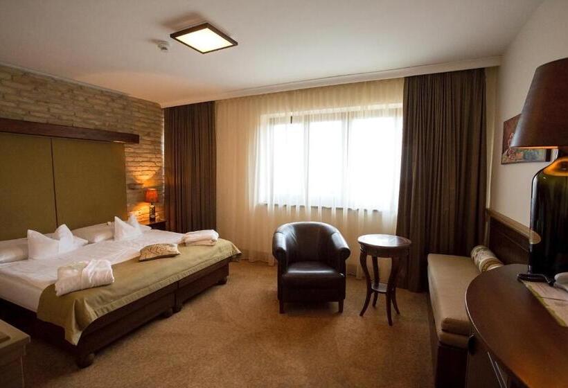 Crocus Gere Bor Hotel Resort & Wine Spa
