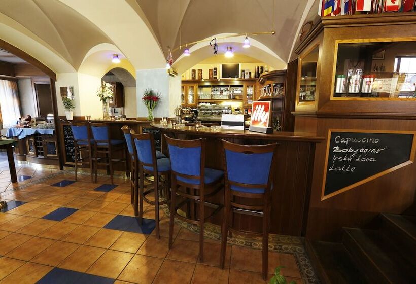 בית מלון כפרי Agh