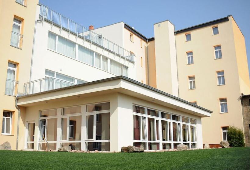 Отель Atlas Halle