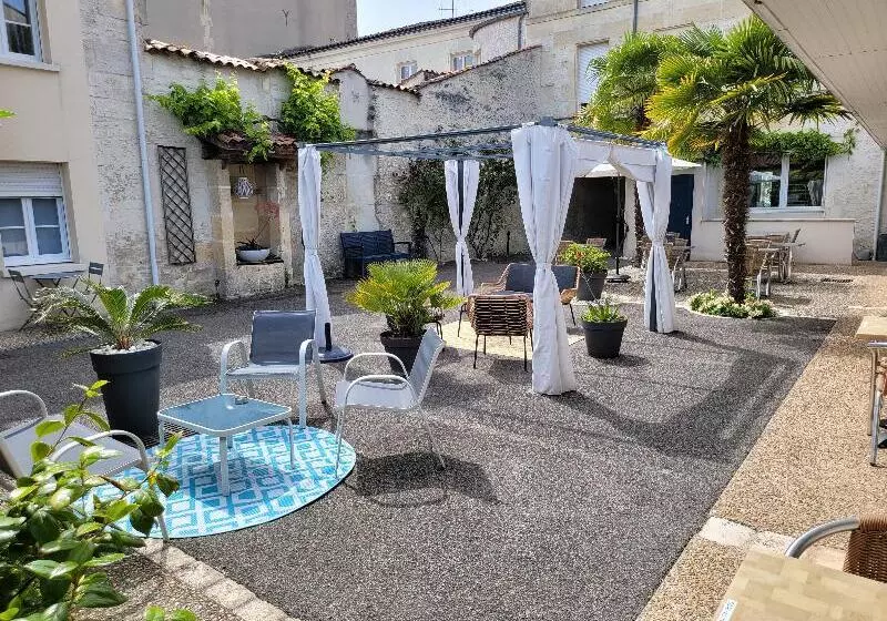 Cit Hotel Le Cheval Blanc Cognac Centre