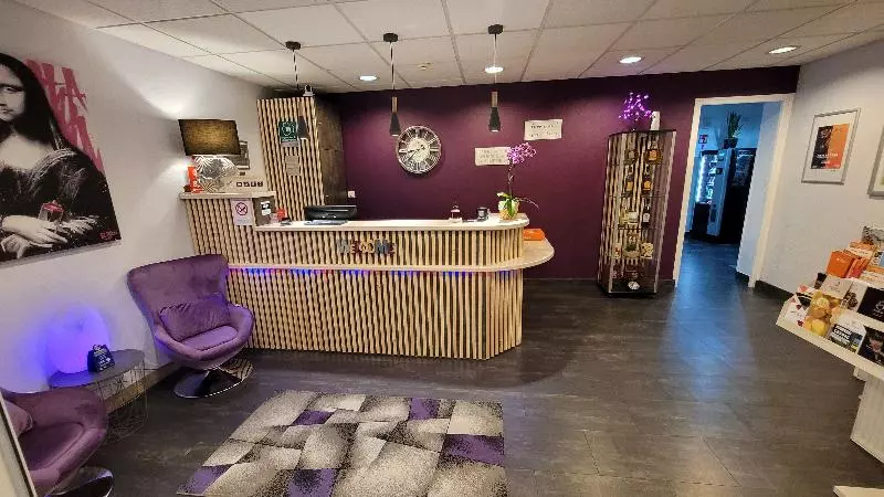 Cit Hotel Le Cheval Blanc Cognac Centre