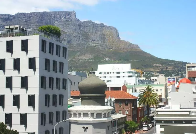 호텔 Daddy Long Legs Art