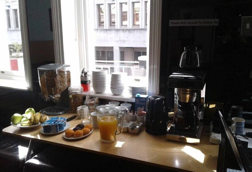 בית מלון כפרי Daddy Long Legs Art