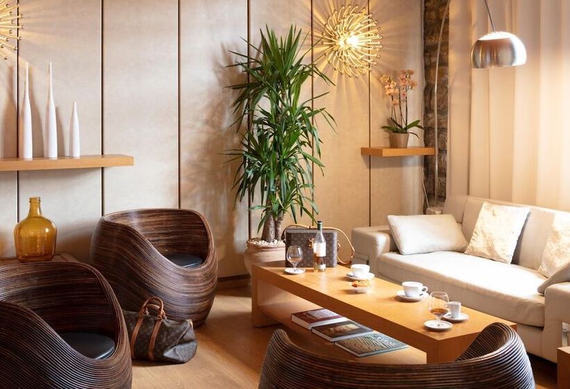 Отель La Chaumiere